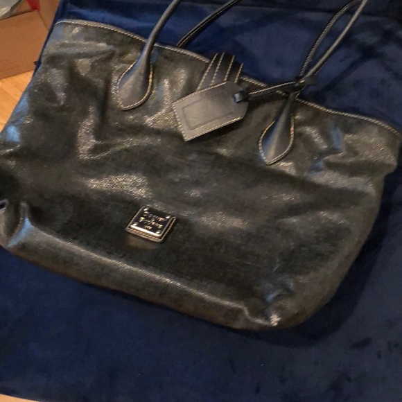 Dooney & Bourke Handbags - Vintage Dooney&Bourke black patent leather bag